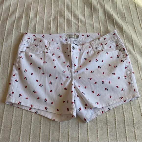 Torrid Cherry Berry Print Shorts - Picture 2 of 6